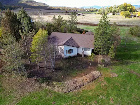 13885 Highway 62, Eagle Point, OR 97524 photo 3