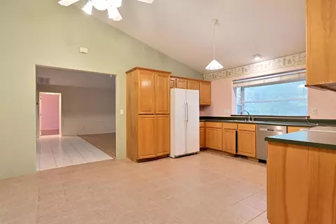 13885 Highway 62, Eagle Point, OR 97524 photo 8