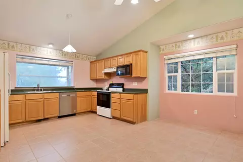 13885 Highway 62, Eagle Point, OR 97524 photo 7