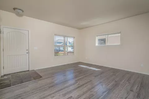 649 SE Glengarry Pl, Bend, OR 97702 photo 11