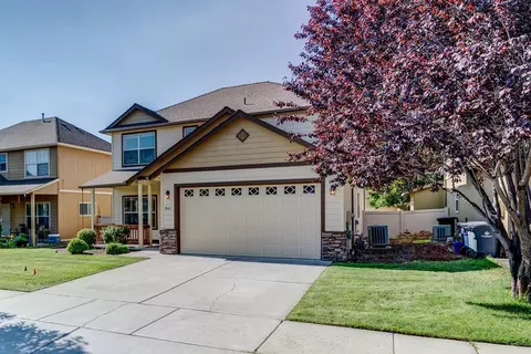 649 SE Glengarry Pl, Bend, OR 97702 photo 3