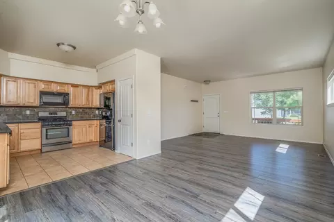 649 SE Glengarry Pl, Bend, OR 97702 photo 10