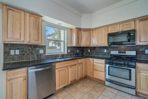 649 SE Glengarry Pl, Bend, OR 97702 photo 5