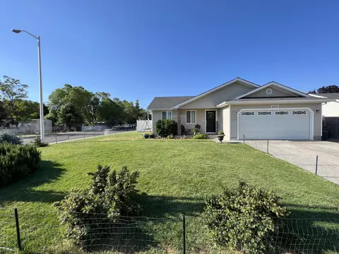3470 Avenue C, White City, OR 97503
