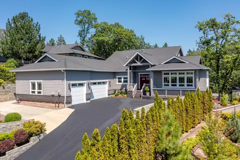 190 NW Native Run Loop, Grants Pass, OR 97526