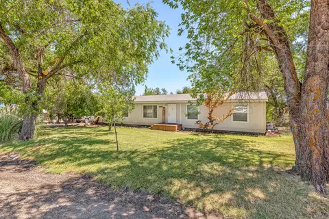 2236 Fowler Ln, Central Point, OR 97502