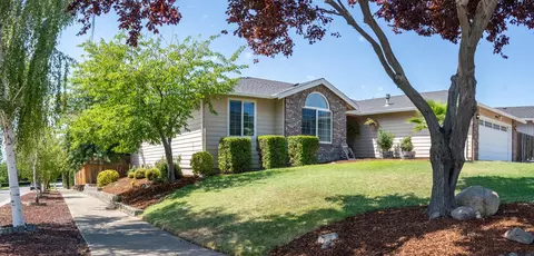 1605 Edgevale Ave, Medford, OR 97504