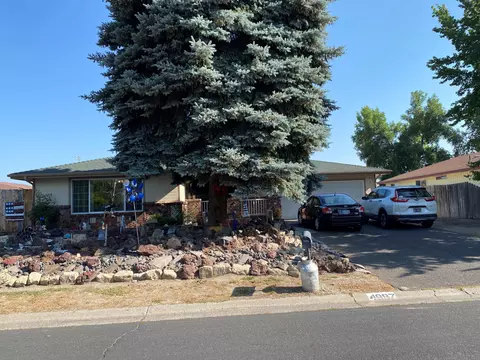 4997 Laurelwood Dr, Klamath Falls, OR 97603