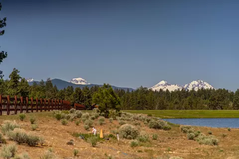 19436 Klippel Rd, Bend, OR 97703