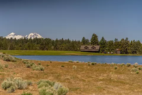 19436 Klippel Rd, Bend, OR 97703 photo 2