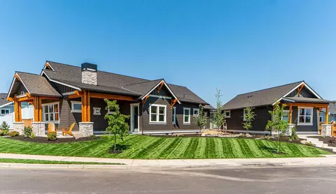 615 NW 13th St, Redmond, OR 97756