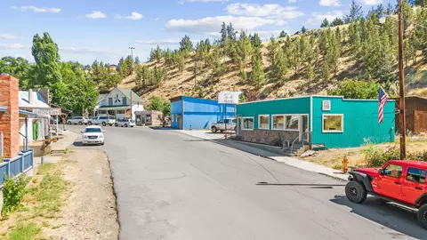204 W Main St, Mitchell, OR 97750