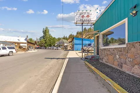 204 W Main St, Mitchell, OR 97750 photo 3