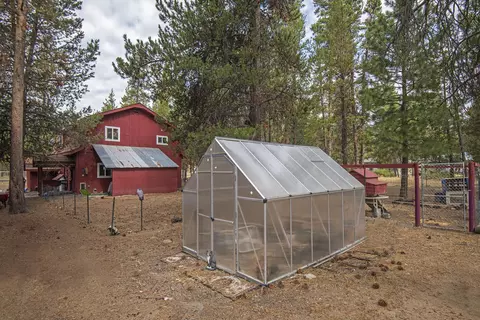 52588 Ammon Rd, La Pine, OR 97739 photo 4