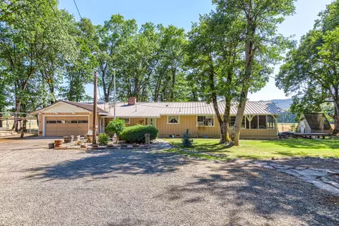 13455 Table Rock Rd, Central Point, OR 97502