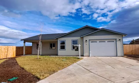 539 SE Segoviano Ct, Madras, OR 97741