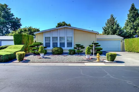 555 Freeman Rd #169, Central Point, OR 97502
