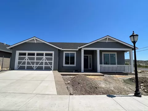 1493 Quarter Ln, Medford, OR 97504