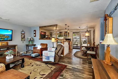 409 Laurel St, Eagle Point, OR 97524 photo 8