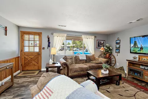 409 Laurel St, Eagle Point, OR 97524 photo 6