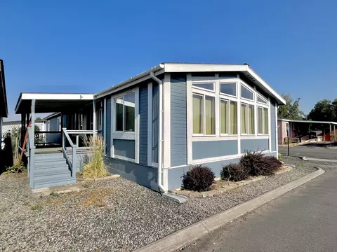 4200 Summers Ln #37, Klamath Falls, OR 97603