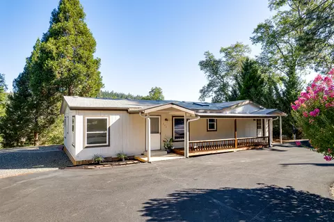 204 Lancelot Ln, Merlin, OR 97532