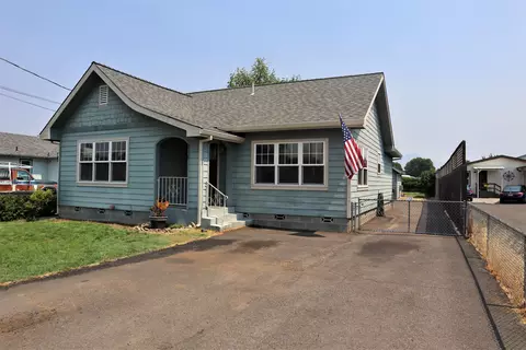 2358 Howard Ave, Medford, OR 97501