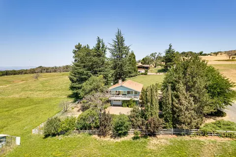 2980 Marigold Ln, Medford, OR 97504