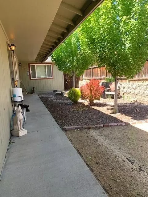 1206-1210 Summers Ln, Klamath Falls, OR 97603