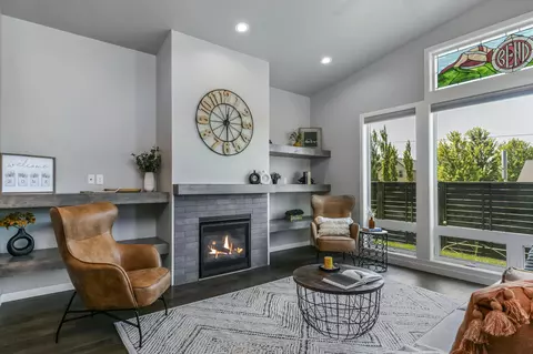 63169 Iner Loop, Bend, OR 97701 photo 4