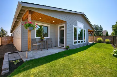 63169 Iner Loop, Bend, OR 97701 photo 6