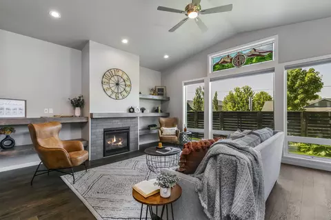 63169 Iner Loop, Bend, OR 97701 photo 2