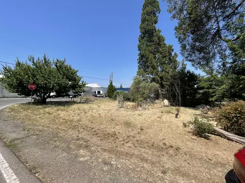 105 Maple St, Phoenix, OR 97535 photo 18