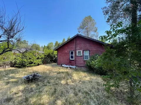 105 Maple St, Phoenix, OR 97535 photo 2