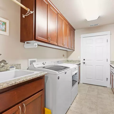 83 Hidden Valley Dr, Eagle Point, OR 97524 photo 27