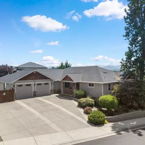 83 Hidden Valley Dr, Eagle Point, OR 97524 photo 14