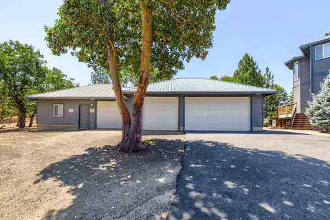 308 Mt Castle Dr, Eagle Point, OR 97524 photo 8