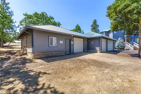308 Mt Castle Dr, Eagle Point, OR 97524 photo 9