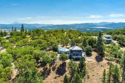 308 Mt Castle Dr, Eagle Point, OR 97524 photo 64