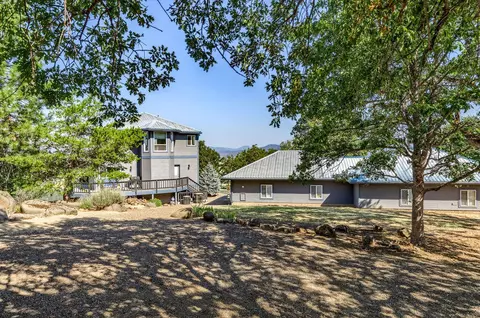 308 Mt Castle Dr, Eagle Point, OR 97524 photo 12