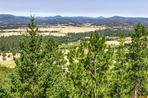 308 Mt Castle Dr, Eagle Point, OR 97524 photo 68