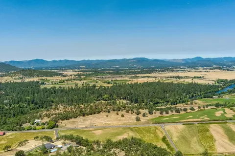308 Mt Castle Dr, Eagle Point, OR 97524 photo 15