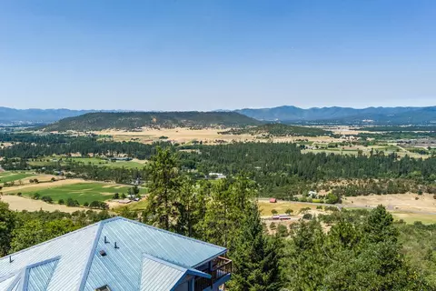 308 Mt Castle Dr, Eagle Point, OR 97524 photo 14