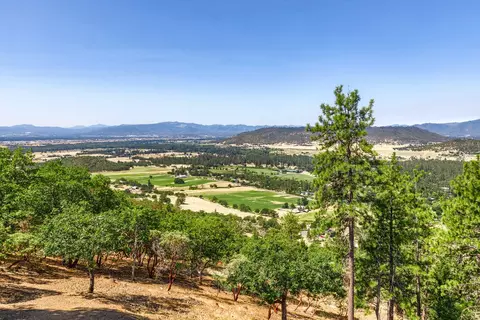 308 Mt Castle Dr, Eagle Point, OR 97524 photo 67