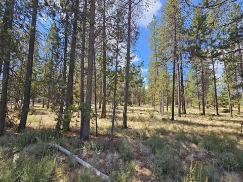 53019 Loop Dr, La Pine, OR 97739