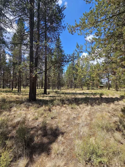 53019 Loop Dr, La Pine, OR 97739 photo 4