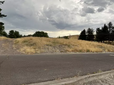 Williams Street N, Klamath Falls, OR 97601