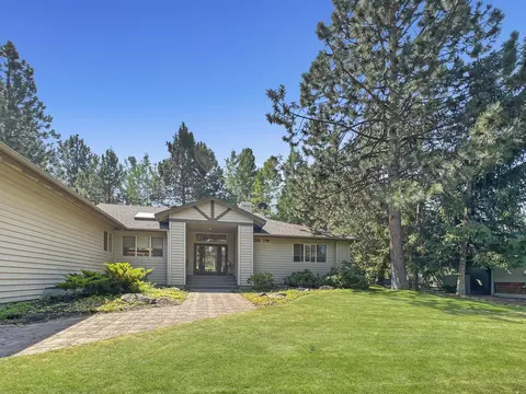 2876 NW Melville Dr, Bend, OR 97703