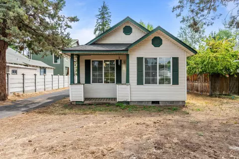 886 NW 12th St, Bend, OR 97703