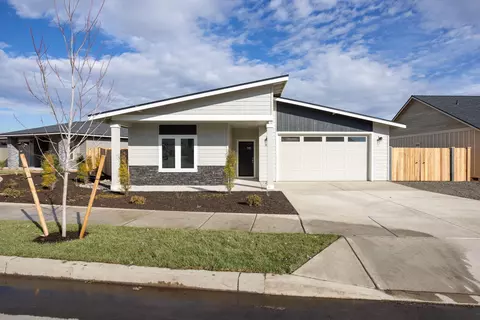 3510 SW 48th St #LOT 2, Redmond, OR 97756